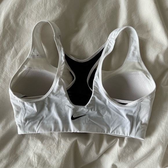 Nike front zip padded sports bra - Picture 12 of 12